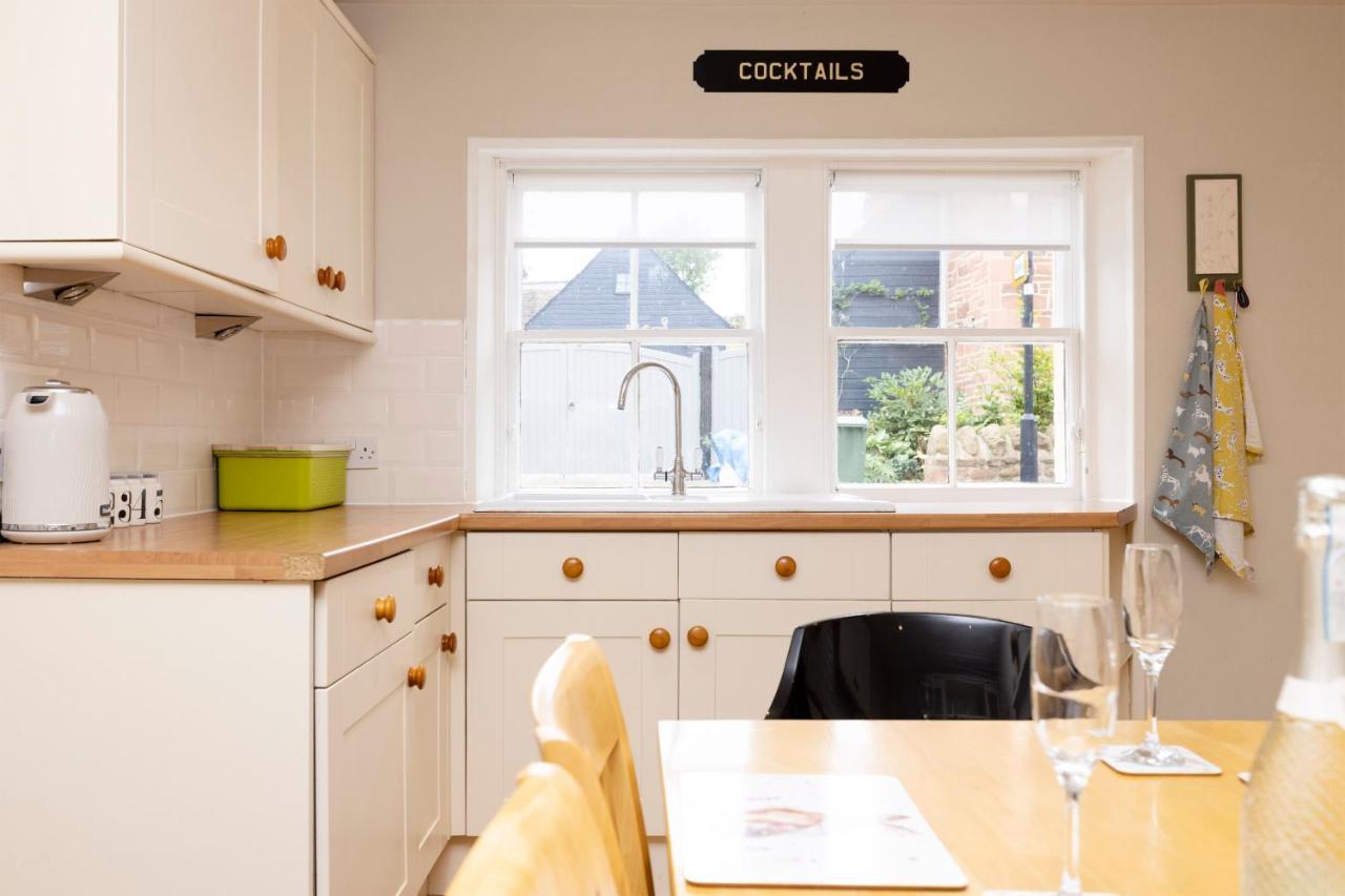 2 Bed Haywood Cottage With Garden Stenton Екстериор снимка